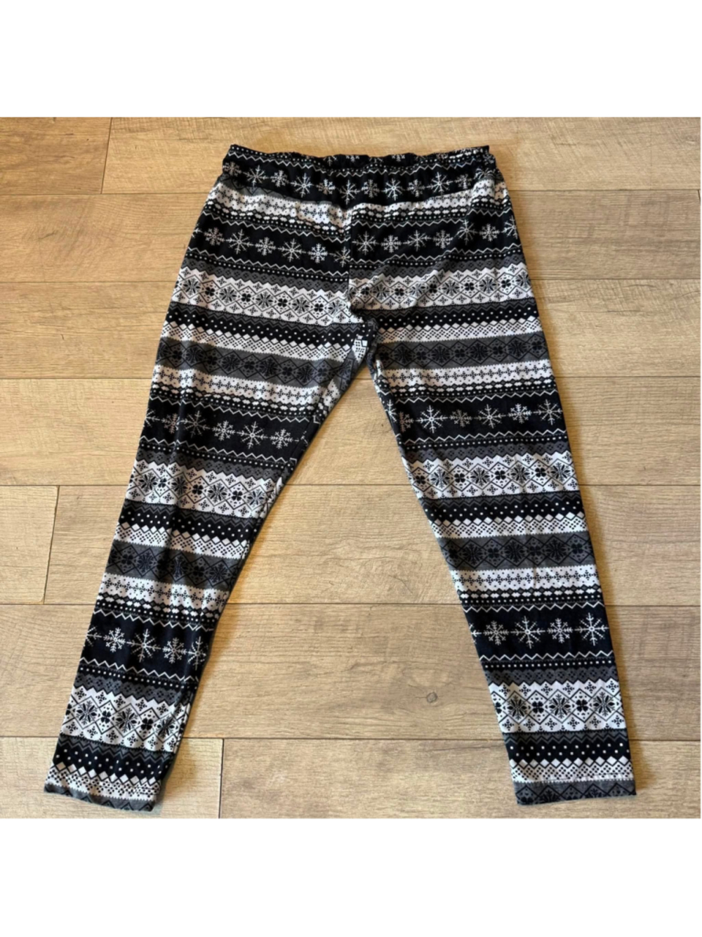 Women's Time and Tru Snowflake Print Leggings Black White XXL